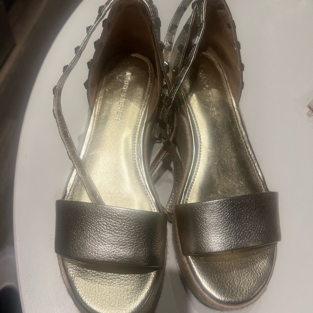 Beautiful golden platforms - Marc Fisher (used once)